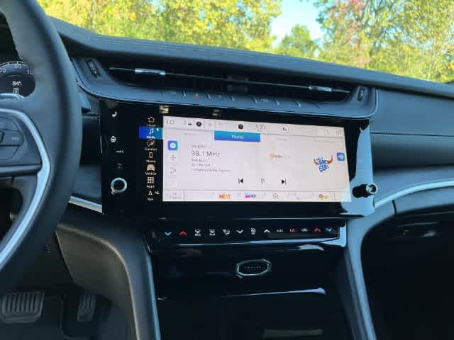 2027 Jeep Grand Cherokee GRAND CHEROKEE L LAREDO ALTITUDE 4X4