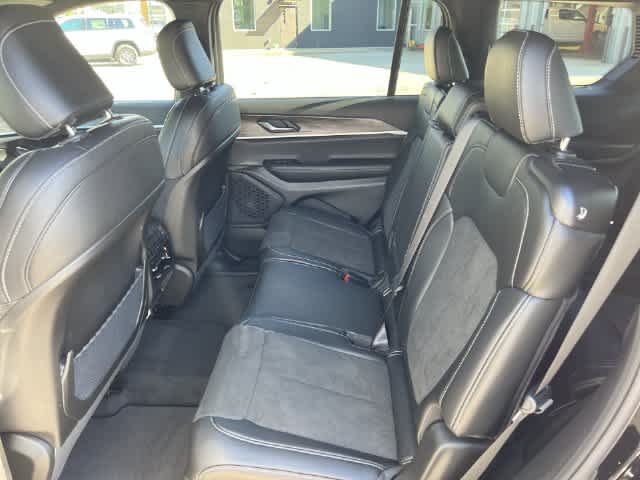 2027 Jeep Grand Cherokee GRAND CHEROKEE L LAREDO ALTITUDE 4X4