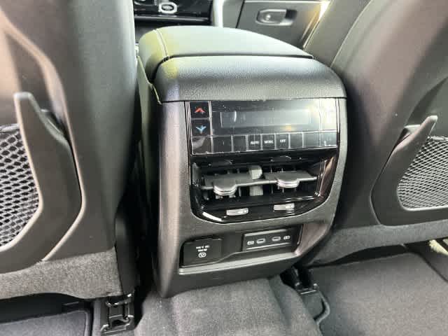 2027 Jeep Grand Cherokee GRAND CHEROKEE L LAREDO ALTITUDE 4X4