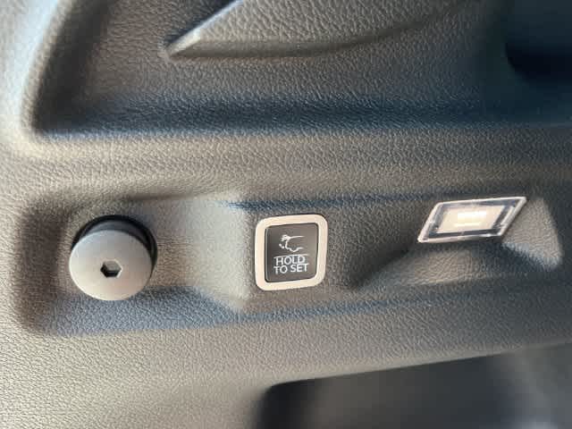 2027 Jeep Grand Cherokee GRAND CHEROKEE L LAREDO ALTITUDE 4X4