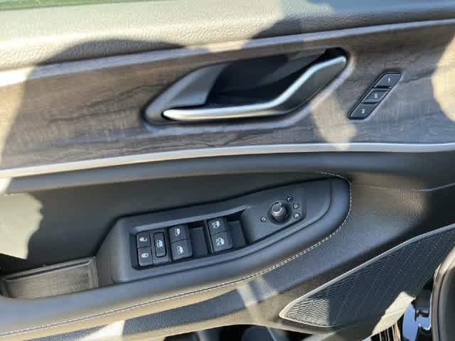 2027 Jeep Grand Cherokee GRAND CHEROKEE L LIMITED RESERVE 4X4
