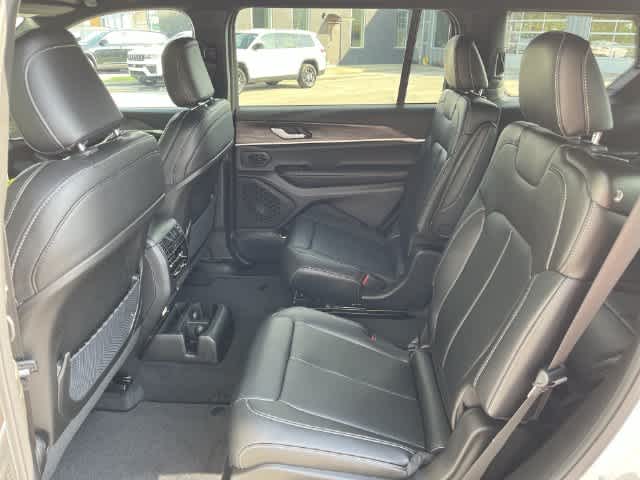 2027 Jeep Grand Cherokee GRAND CHEROKEE L LIMITED 4X4