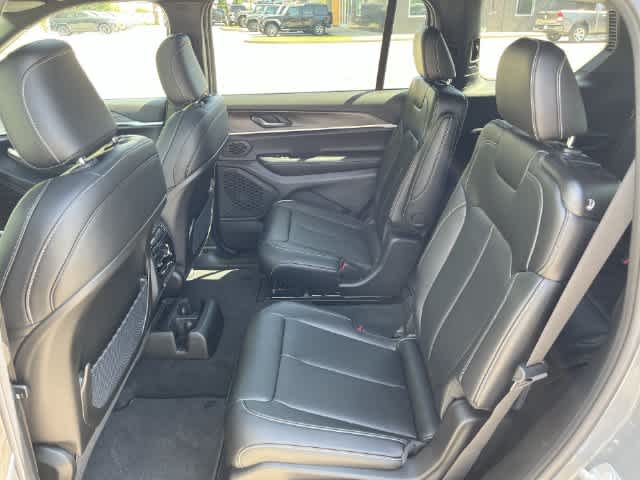 2027 Jeep Grand Cherokee GRAND CHEROKEE L LIMITED 4X4