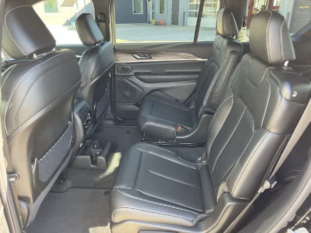 2027 Jeep Grand Cherokee GRAND CHEROKEE L LIMITED 4X4