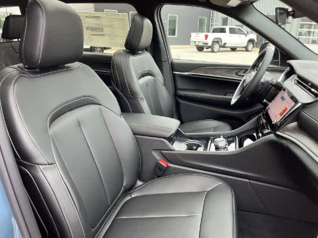 2027 Jeep Grand Cherokee GRAND CHEROKEE L LIMITED 4X4