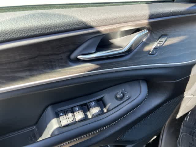 2027 Jeep Grand Cherokee GRAND CHEROKEE L LIMITED 4X4