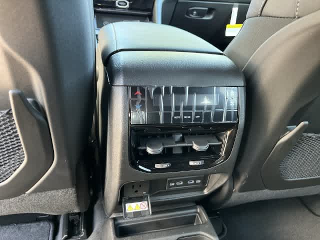 2027 Jeep Grand Cherokee GRAND CHEROKEE L LIMITED 4X4