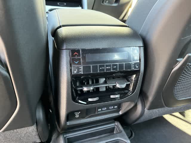 2027 Jeep Grand Cherokee GRAND CHEROKEE L LIMITED RESERVE 4X4