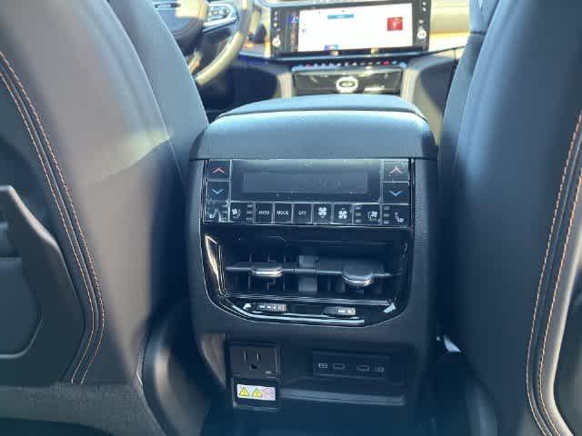 2027 Jeep Grand Cherokee GRAND CHEROKEE L SUMMIT 4X4