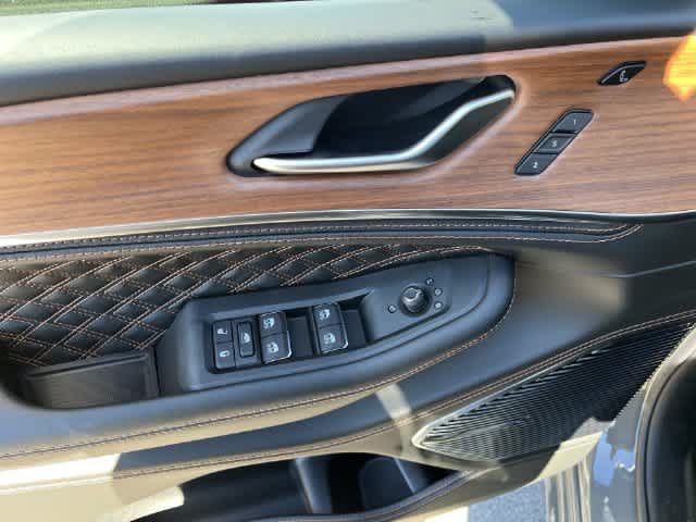 2027 Jeep Grand Cherokee GRAND CHEROKEE L SUMMIT 4X4