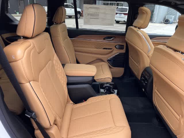 2027 Jeep Grand Cherokee GRAND CHEROKEE L SUMMIT 4X4