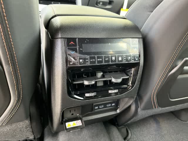 2027 Jeep Grand Cherokee GRAND CHEROKEE L SUMMIT 4X4