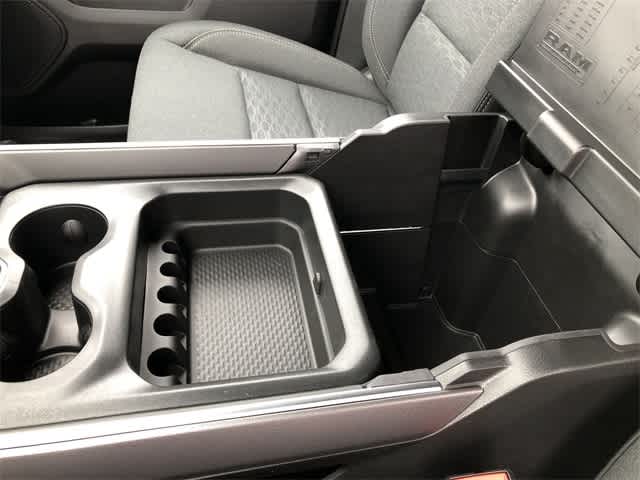 2026 RAM 1500 RAM 1500 EXPRESS CREW CAB 4X4 5'7' BOX