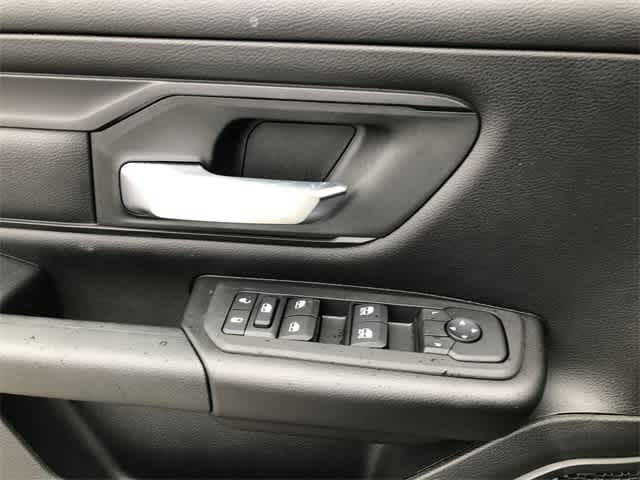 2026 RAM 1500 RAM 1500 EXPRESS CREW CAB 4X4 5'7' BOX