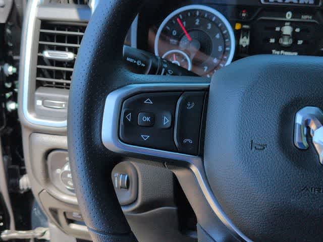 2026 RAM 1500 RAM 1500 EXPRESS CREW CAB 4X4 5'7' BOX
