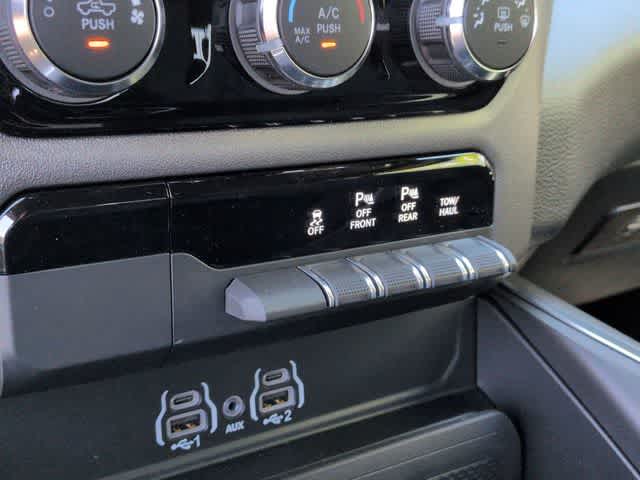 2026 RAM 1500 RAM 1500 EXPRESS CREW CAB 4X4 5'7' BOX