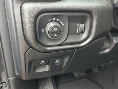 2026 RAM 1500 RAM 1500 EXPRESS CREW CAB 4X4 5'7' BOX