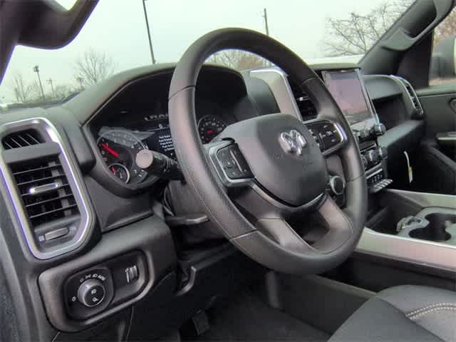 2026 RAM 1500 RAM 1500 EXPRESS CREW CAB 4X4 5'7' BOX