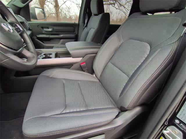 2026 RAM 1500 RAM 1500 EXPRESS CREW CAB 4X4 5'7' BOX