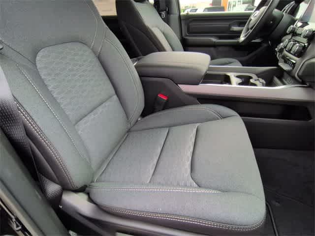 2026 RAM 1500 RAM 1500 EXPRESS CREW CAB 4X4 5'7' BOX