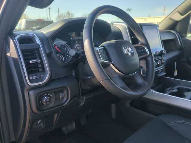 2026 RAM 1500 RAM 1500 EXPRESS CREW CAB 4X4 5'7' BOX