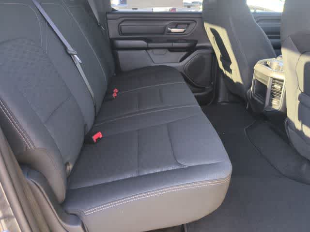 2026 RAM 1500 RAM 1500 EXPRESS CREW CAB 4X4 5'7' BOX