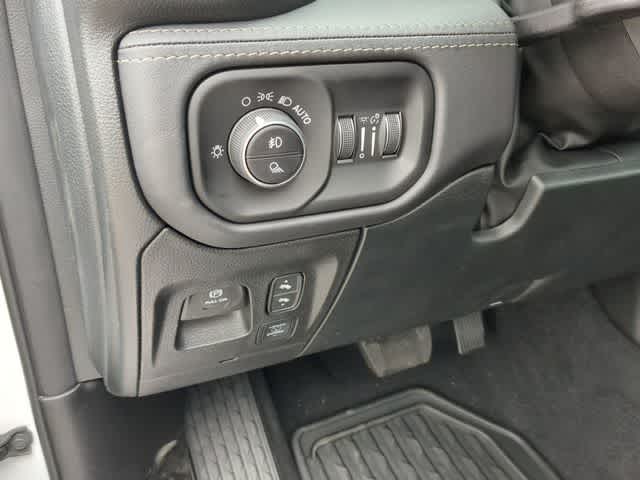 2026 RAM 1500 RAM 1500 LIMITED CREW CAB 4X4 5'7' BOX