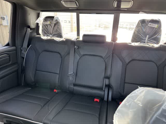 2026 RAM 1500 RAM 1500 LIMITED CREW CAB 4X4 5'7' BOX