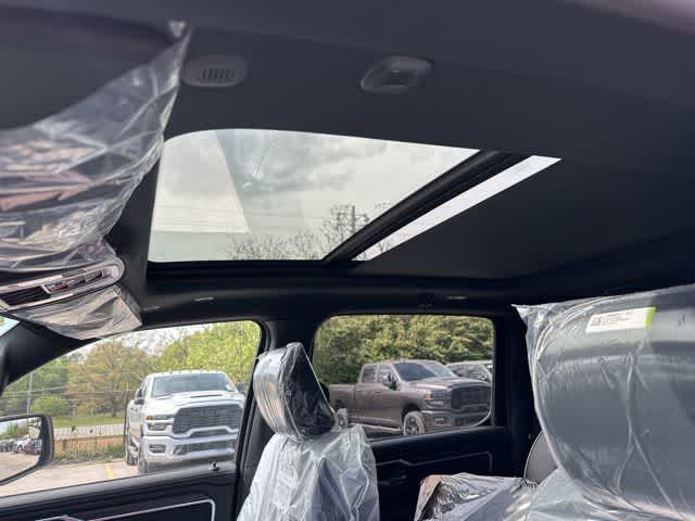 2026 RAM 1500 RAM 1500 LARAMIE CREW CAB 4X4 5'7' BOX