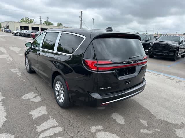 2027 Chrysler Pacifica PACIFICA SELECT AWD