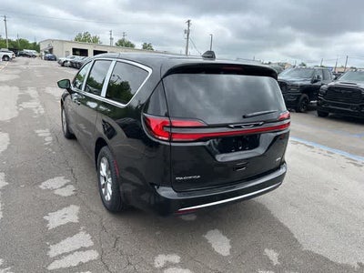 2027 Chrysler Pacifica PACIFICA SELECT AWD