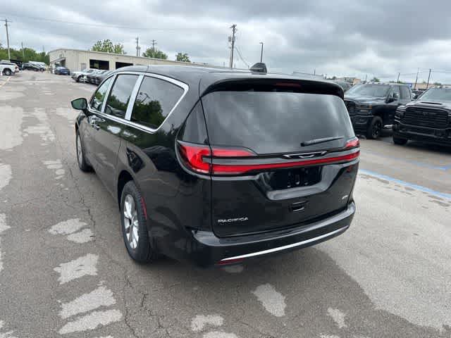 2027 Chrysler Pacifica PACIFICA SELECT AWD