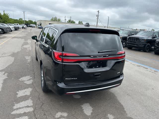 2027 Chrysler Pacifica PACIFICA SELECT AWD
