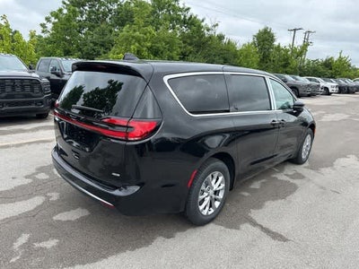 2027 Chrysler Pacifica PACIFICA SELECT AWD