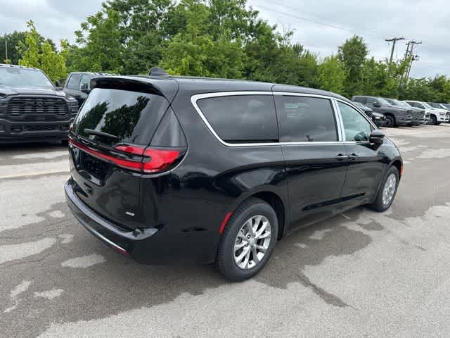 2027 Chrysler Pacifica PACIFICA SELECT AWD