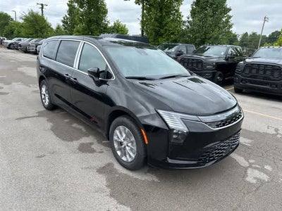 2027 Chrysler Pacifica PACIFICA SELECT AWD