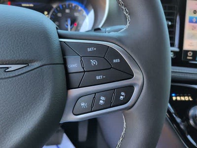 2027 Chrysler Pacifica PACIFICA SELECT AWD