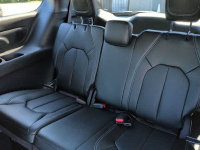 2027 Chrysler Pacifica PACIFICA SELECT AWD