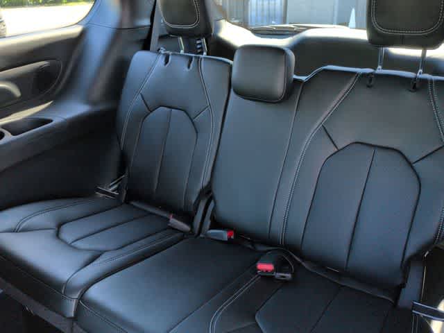 2027 Chrysler Pacifica PACIFICA SELECT AWD