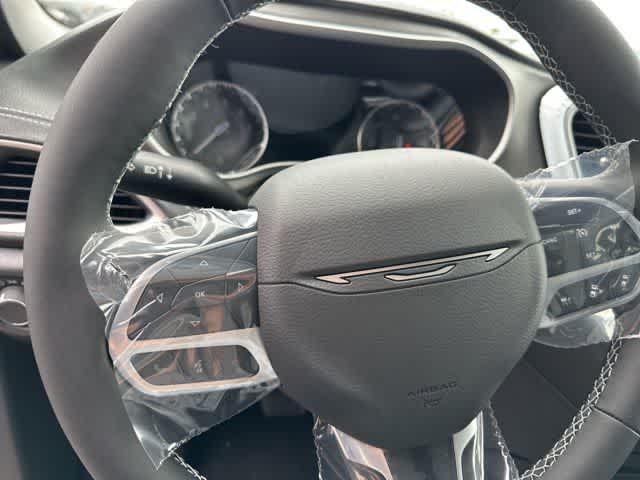 2027 Chrysler Pacifica PACIFICA SELECT AWD