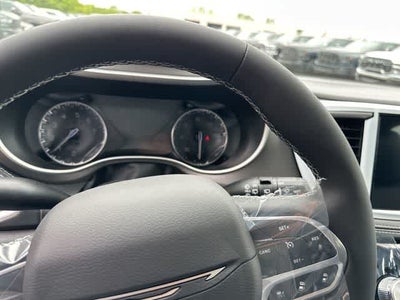 2027 Chrysler Pacifica PACIFICA SELECT AWD