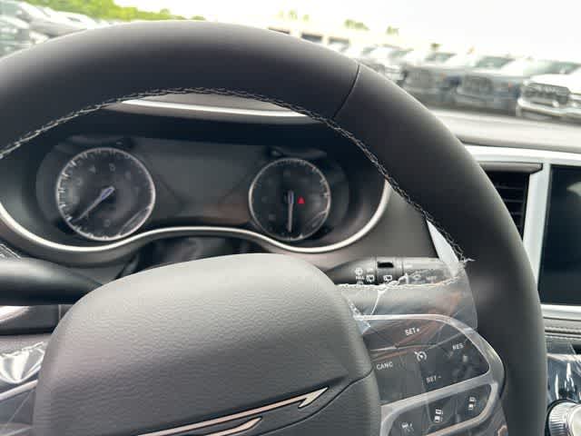 2027 Chrysler Pacifica PACIFICA SELECT AWD