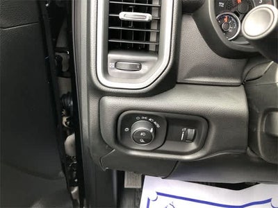 2026 RAM 3500 RAM 3500 TRADESMAN CREW CAB 4X4 8' BOX