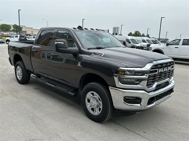 2025 RAM 2500 RAM 2500 TRADESMAN CREW CAB 4X4 6'4' BOX