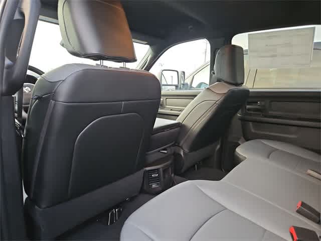 2026 RAM 3500 RAM 3500 TRADESMAN CREW CAB 4X4 8' BOX