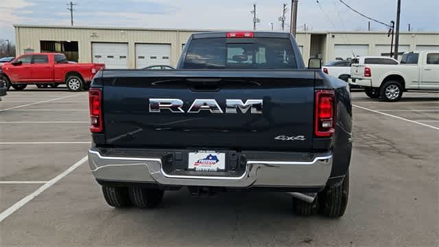2026 RAM 3500 RAM 3500 TRADESMAN CREW CAB 4X4 8' BOX