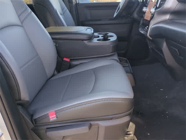 2026 RAM 3500 RAM 3500 TRADESMAN CREW CAB 4X4 8' BOX