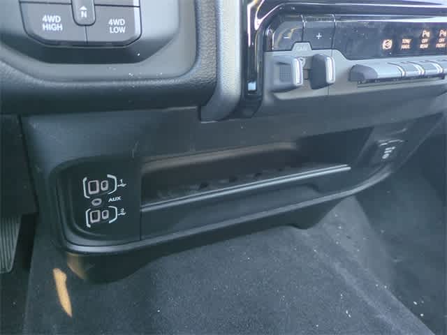 2026 RAM 3500 RAM 3500 TRADESMAN CREW CAB 4X4 8' BOX