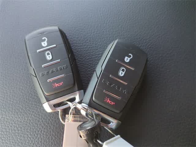 2026 RAM 3500 RAM 3500 TRADESMAN CREW CAB 4X4 8' BOX