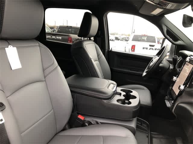 2026 RAM 3500 RAM 3500 TRADESMAN CREW CAB 4X4 8' BOX